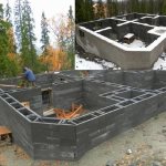 Monolithic foundation