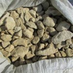 How many cubes of crushed stone in a 50 kg bag